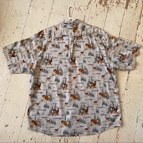 Cabela’s Deer Theme Cotton Pique Men’s Shirt - Picture 2 of 9